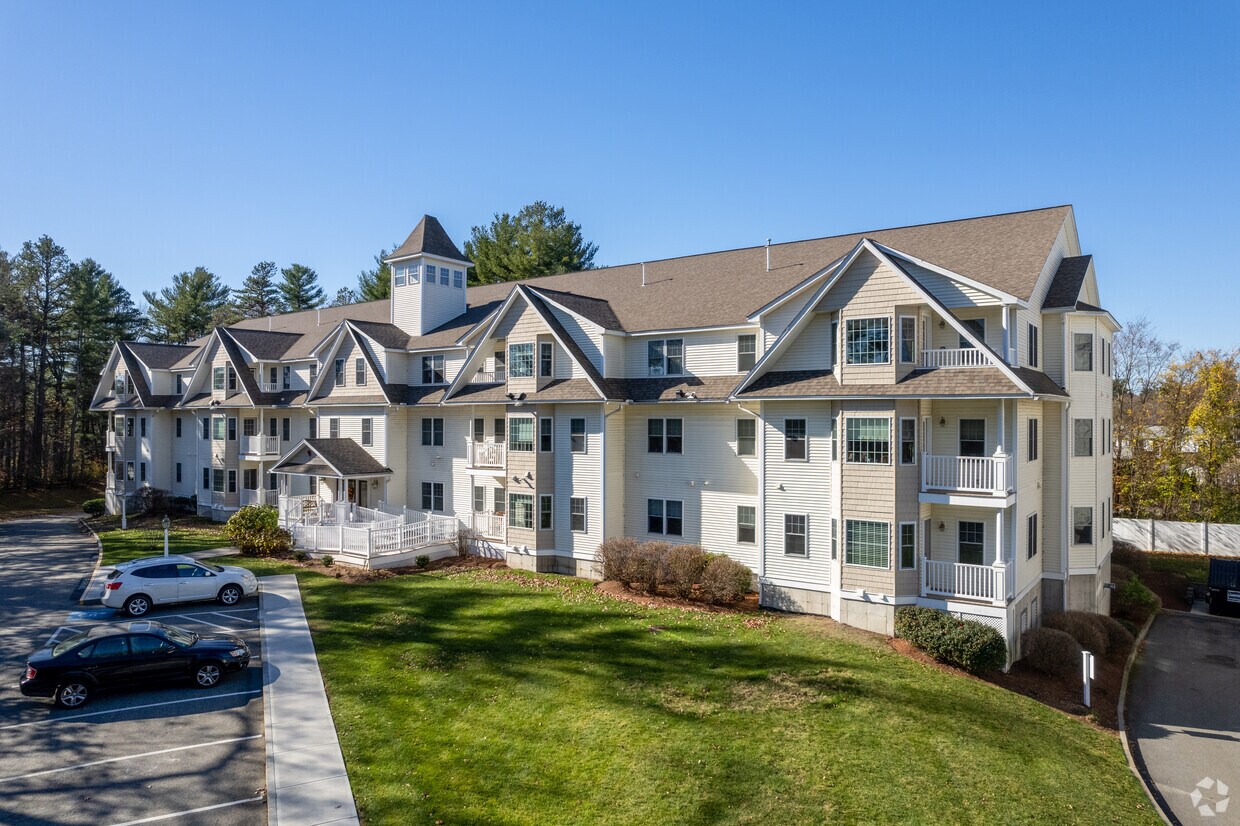 Whispering Pines I Condominiums Apartments in Wilmington, MA