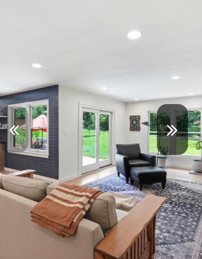 Foto del edificio - 9821 Pembroke Ln