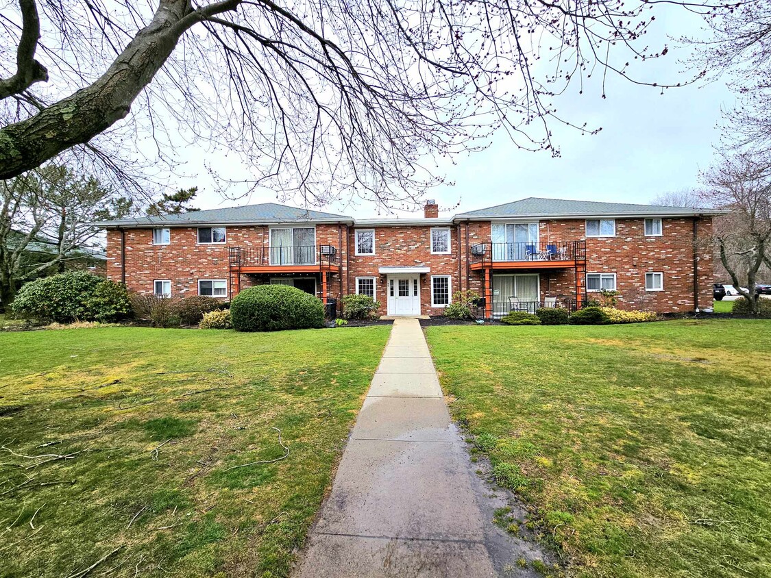 Primary Photo - 96 Fountain Ln