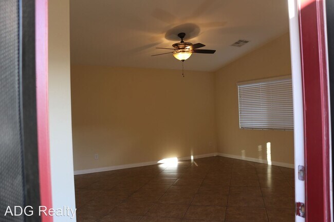 Building Photo - 3 br, 2 bath House - 5305 Sand Dollar Ave....