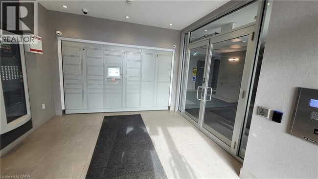 Building Photo - 200 Lagerfeld Dr