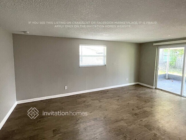 Foto del edificio - 9120 Crabtree Ln