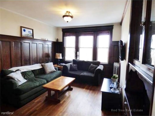 Building Photo - 158 Kelton St