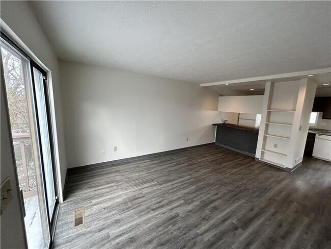 Building Photo - 134 Orchard Dr