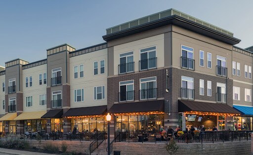 Lado de West Loveland Ave - Loveland Station - LOV