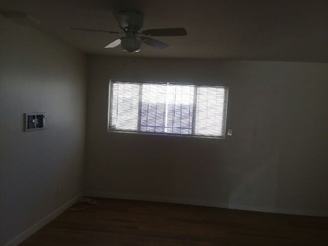 Living Room - 6932 1/2 Amherst St