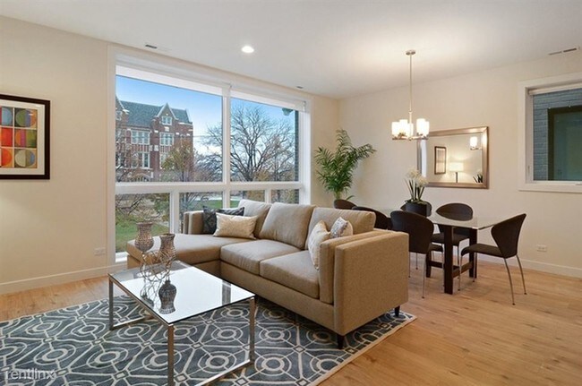 Foto del edificio - 2522 W Addison St