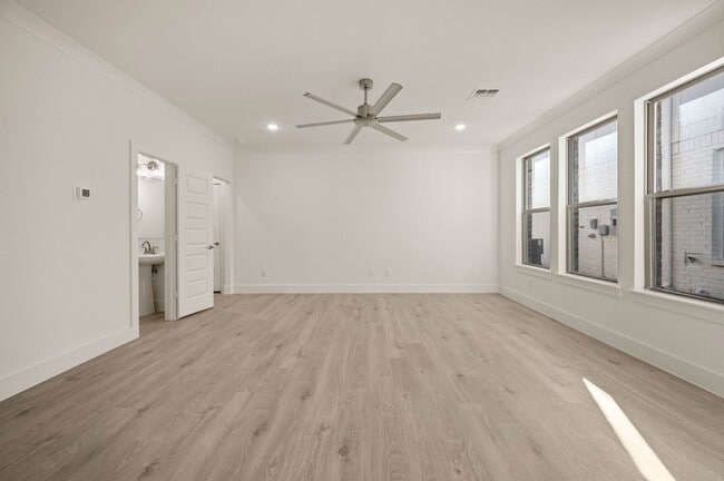 Building Photo - 2629 Tanager St