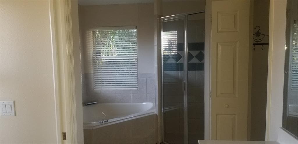 Foto del edificio - 388 Hinsdale Dr