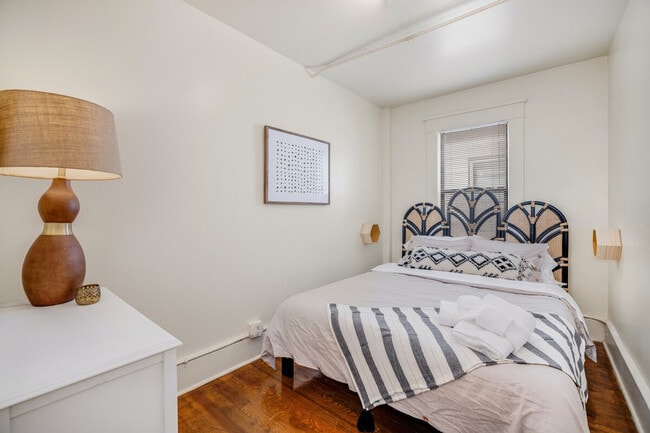 Foto del edificio - 122 W Meadow St