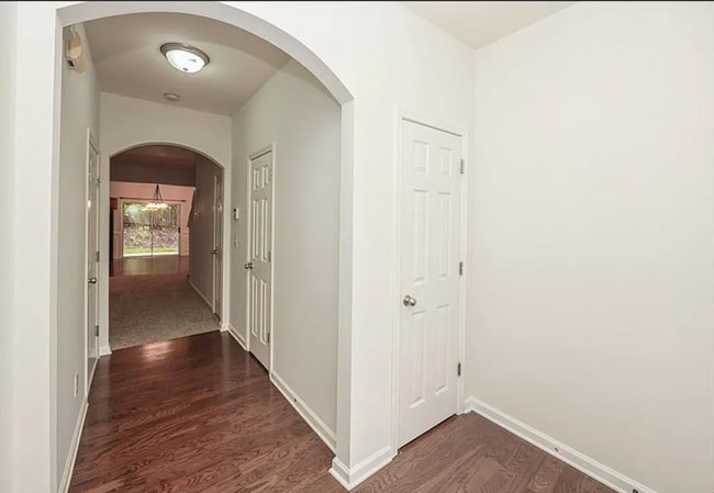 Entryway - 5260 Sherwood Way