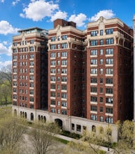 Building Photo - 5300 S Shore Dr