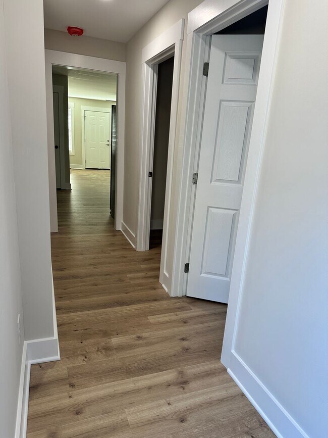 Foto del edificio - 102 W 15th Ave