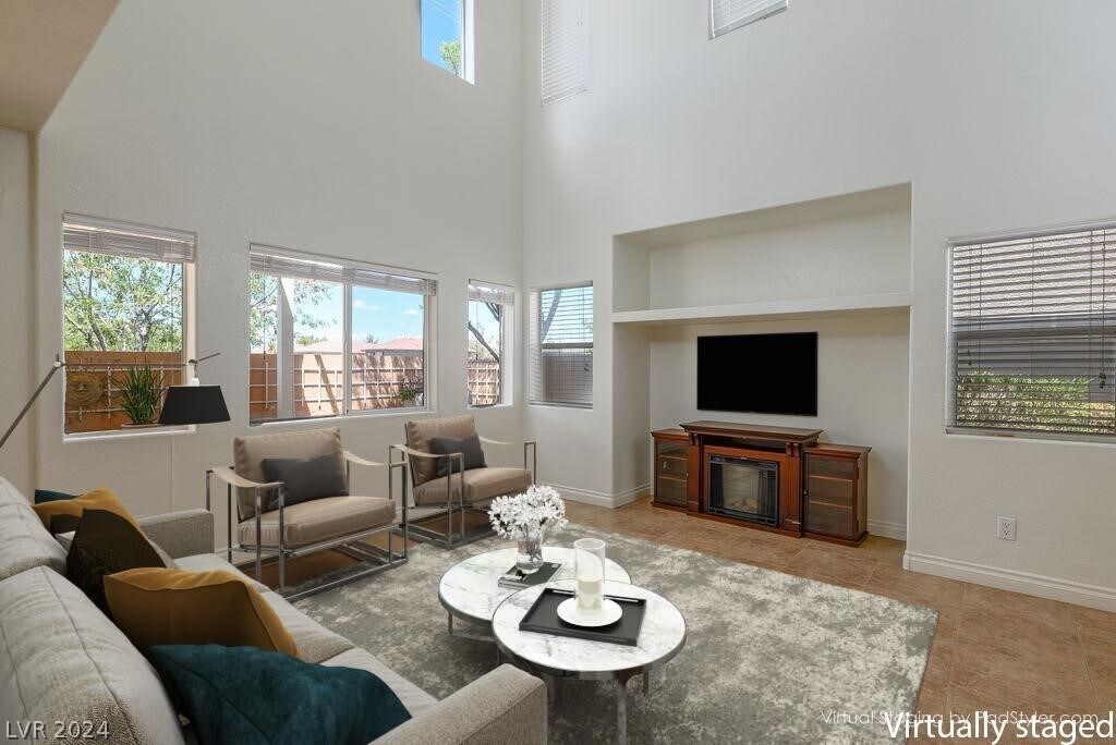 Foto principal - 10351 Montana Mountain St