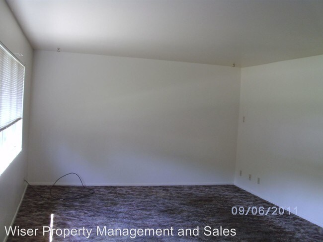 Building Photo - 111 W Locust Ave