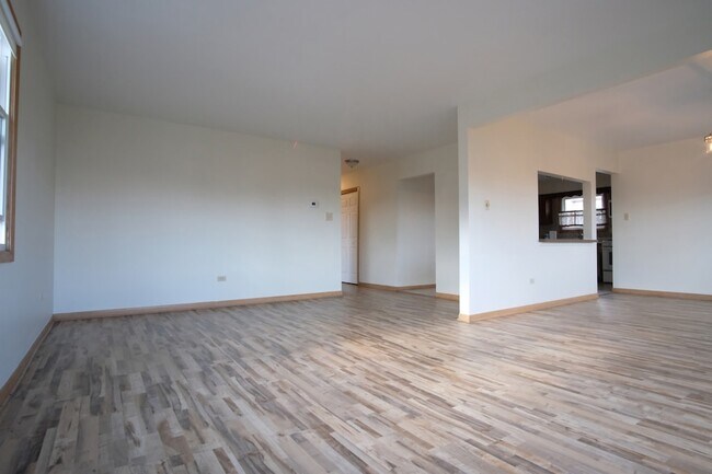 Foto del edificio - 8418 W Oak Ave