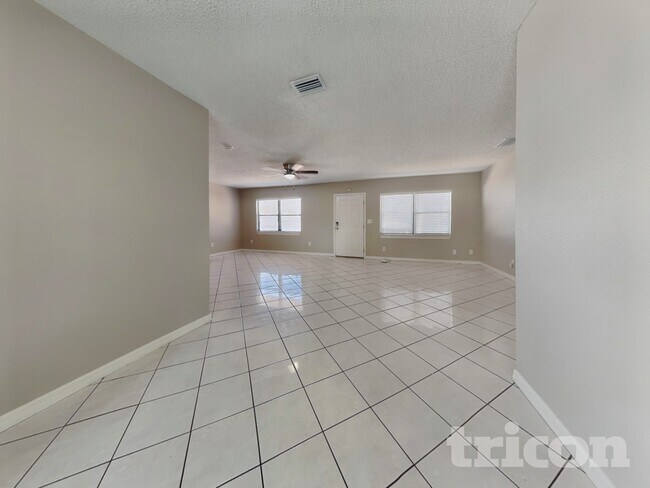 Foto del edificio - 5110 Cresthill Dr