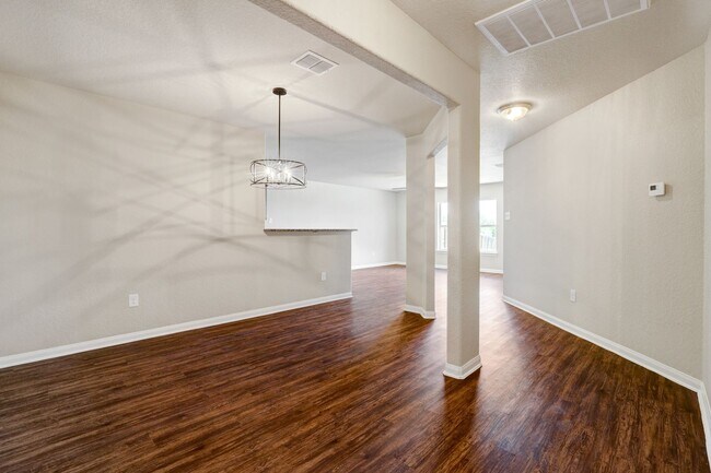 Foto del edificio - ***MOVE-IN SPECIAL: ONE WEEK FREE***Modern Single-Story Retreat with 3 Bedrooms, Open Layout, and...