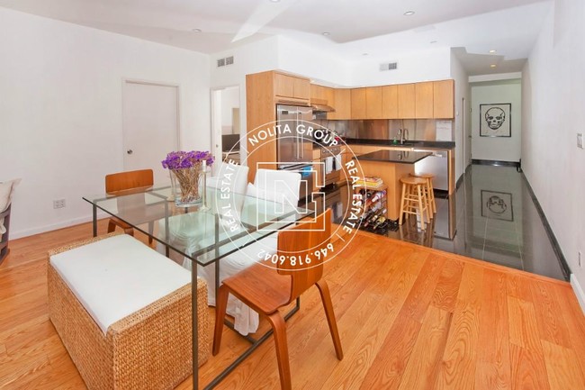 Foto del edificio - 354 Broome St