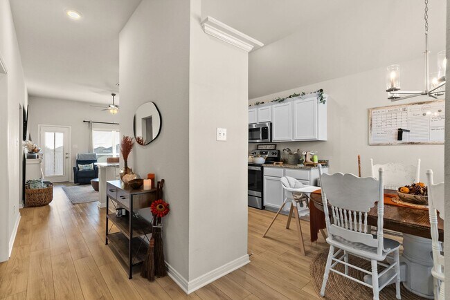 Foto del edificio - 9612 Caemlyn Cove