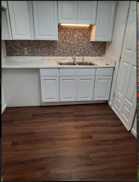 Foto principal - 5830 Balsam Rd