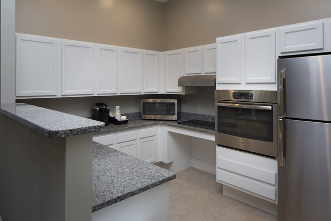 Clubhouse Community Kitchen - Abbott Landing, LLC