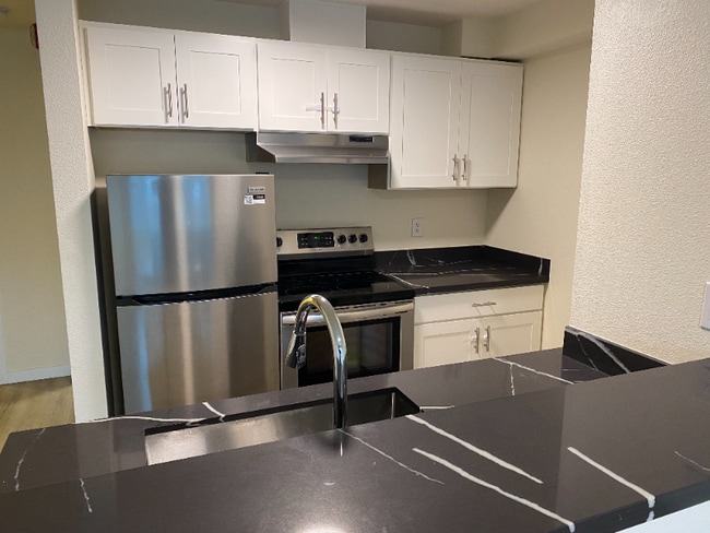 Building Photo - 334 Wells Ave S