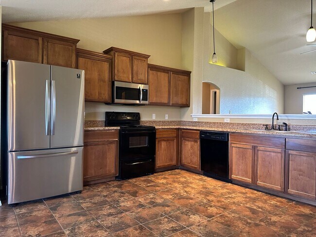 Foto del edificio - Beautiful Living: 3 Bed, 2 Bath Home with ...