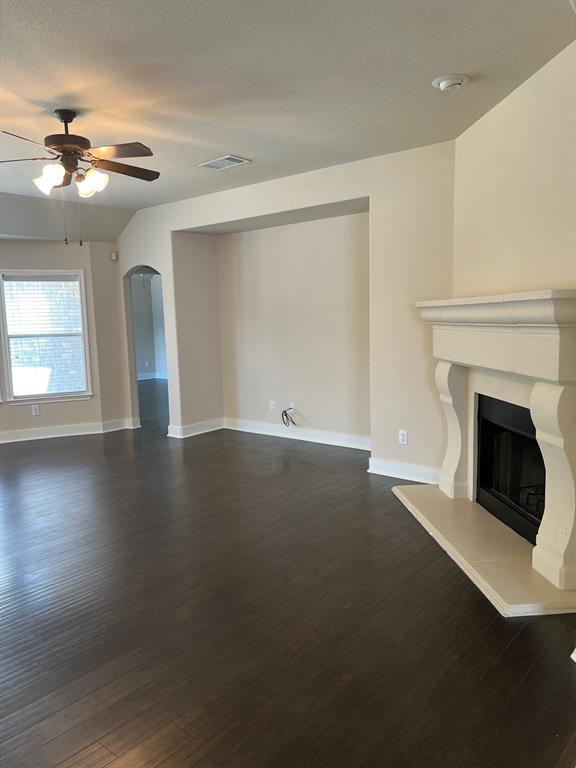 Foto del edificio - 3920 Harvey Penick Dr