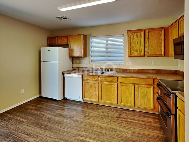 Building Photo - 23410 W Mohave St