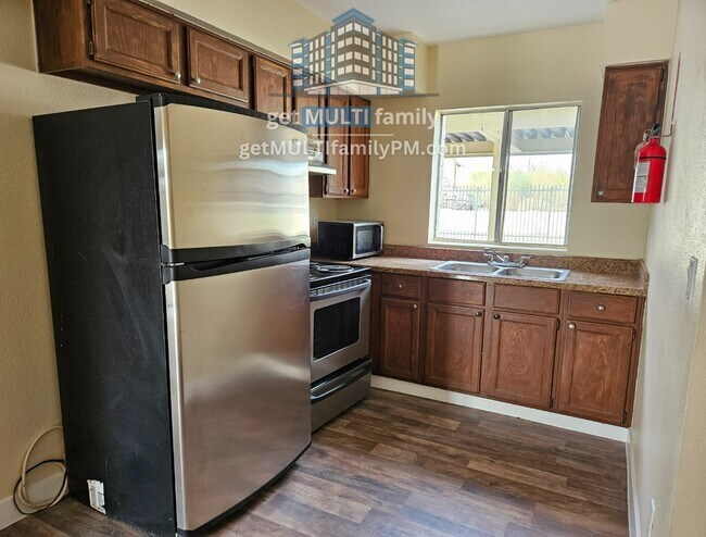 Building Photo - Secure Serenity: 2 Bed, 1 Bath Gated Livin...