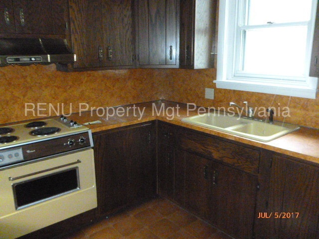 Building Photo - 384 South St