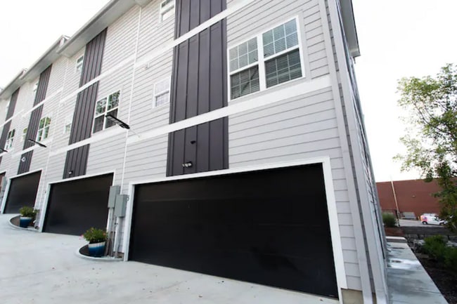 Two-car garage - 421 Elysian Fields Rd