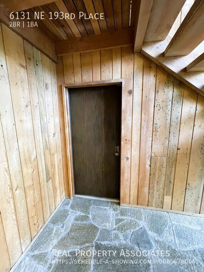 Foto del edificio - 6131 NE 193rd Pl