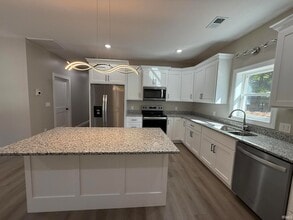 Building Photo - 3417 S Knightridge Rd