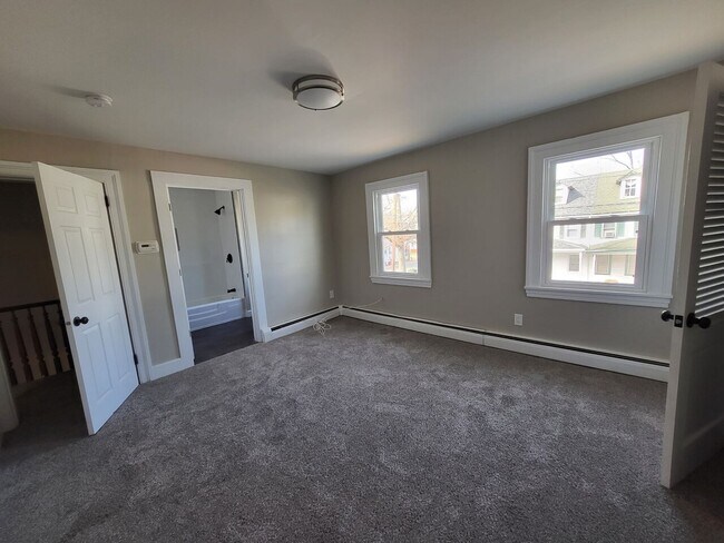 Building Photo - 136 Mill St Mt Holly