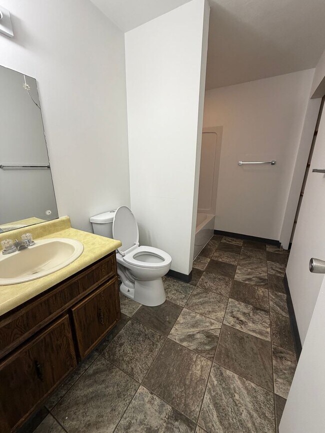 Foto del edificio - 8510 14th St W