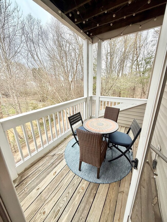 Foto del edificio - 8938 Rosalyn Glen Rd