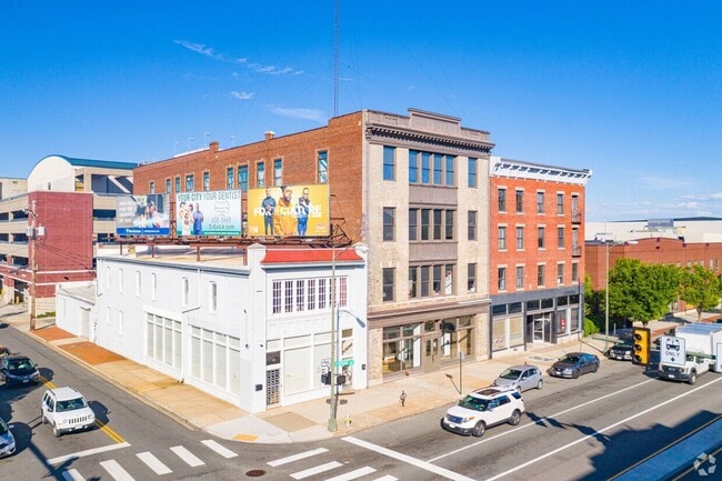 Interior Photo - 1322 W Broad St