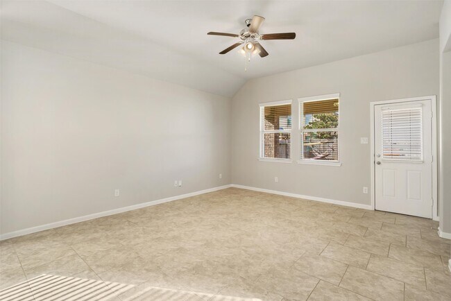 Foto del edificio - 2722 Kaman Ln