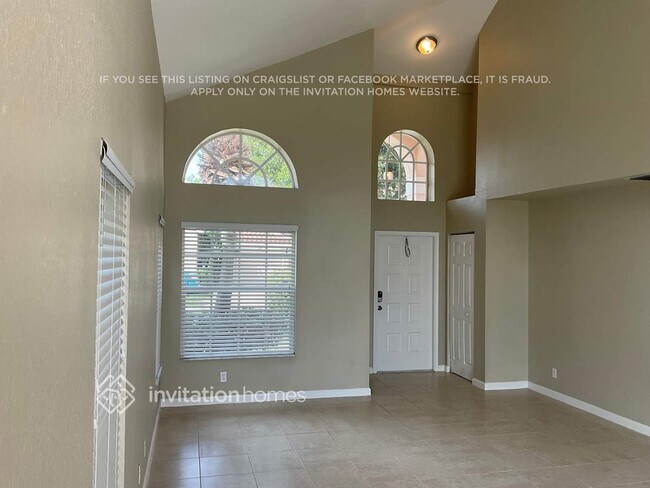Foto del edificio - 10254 Serene Meadow Dr N