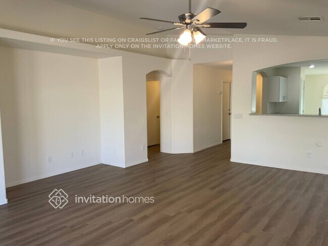 Building Photo - 10538 W Roanoke Ave