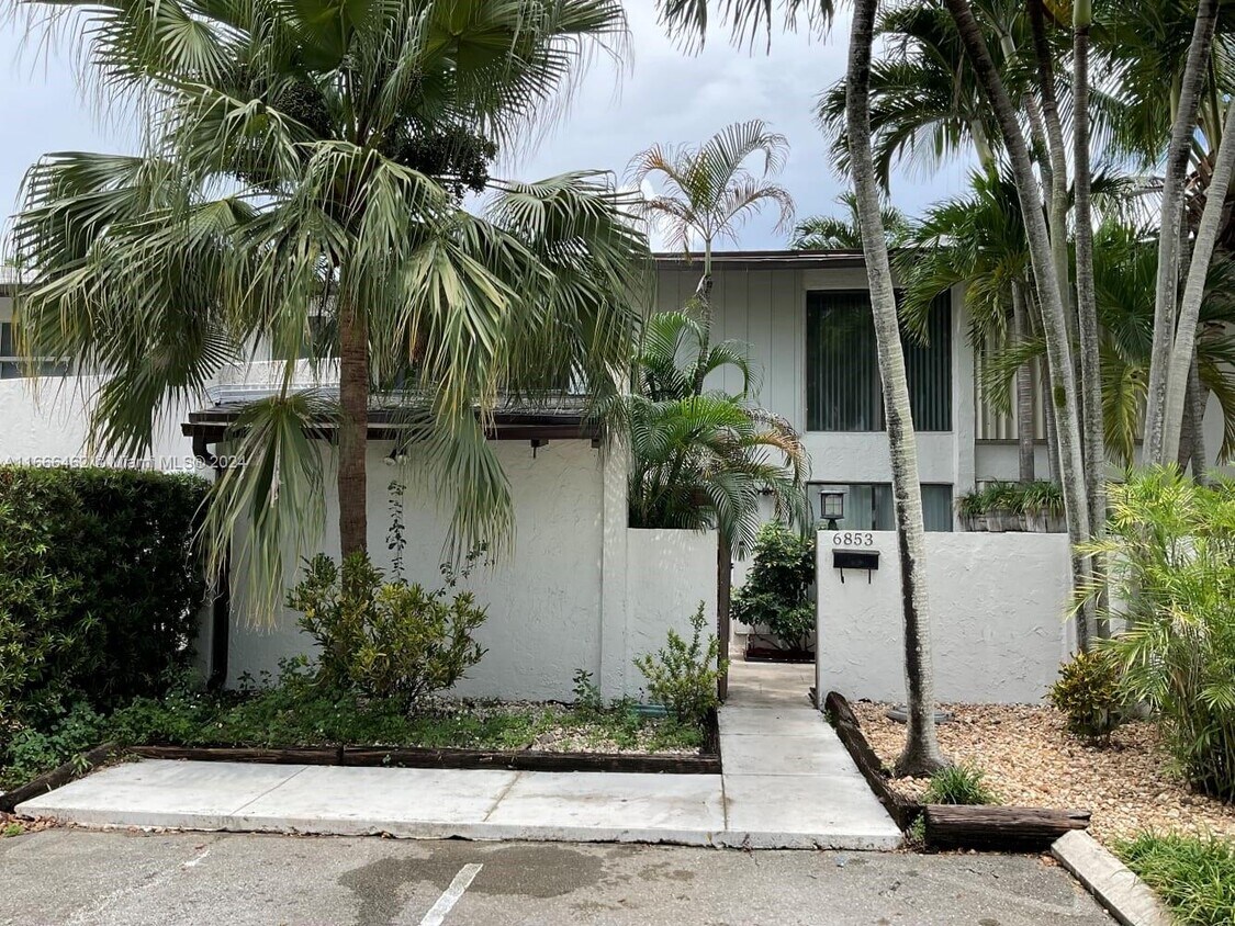 Primary Photo - 6853 SW 113th Pl