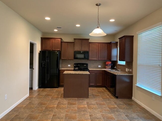 Foto del edificio - 109 Sabine River Dr