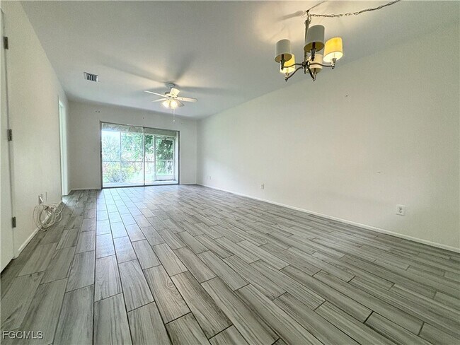 Foto del edificio - 4619 SE 5th Pl