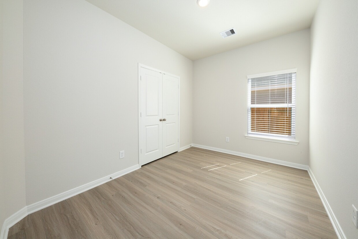 Building Photo - 15531 Caramel Spgs Dr