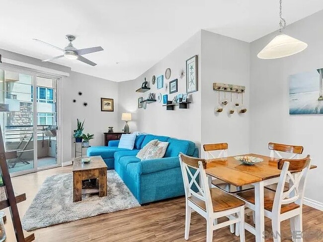Building Photo - "Chic 1-Bedroom Urban Retreat in the Heart of San Diego!"
