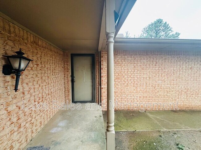 Foto del edificio - 9910 Mashburn Blvd