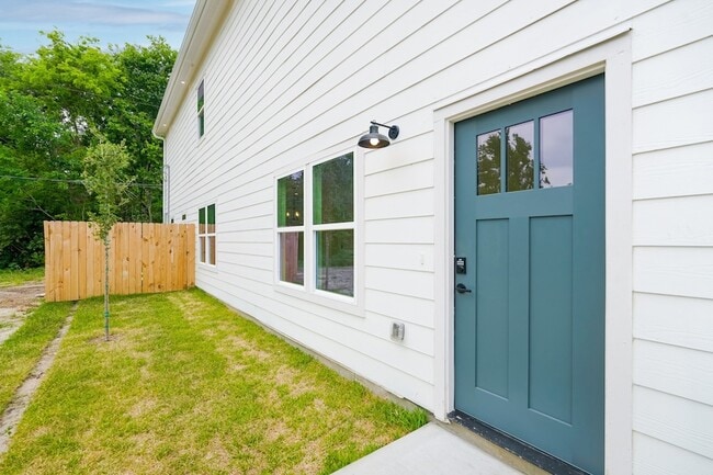 Photo - 7903 Sunnyhill St House