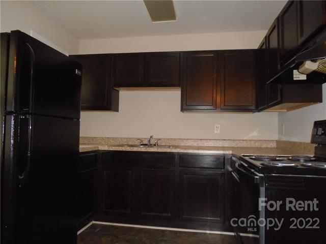 Building Photo - 1111 Sims Cir